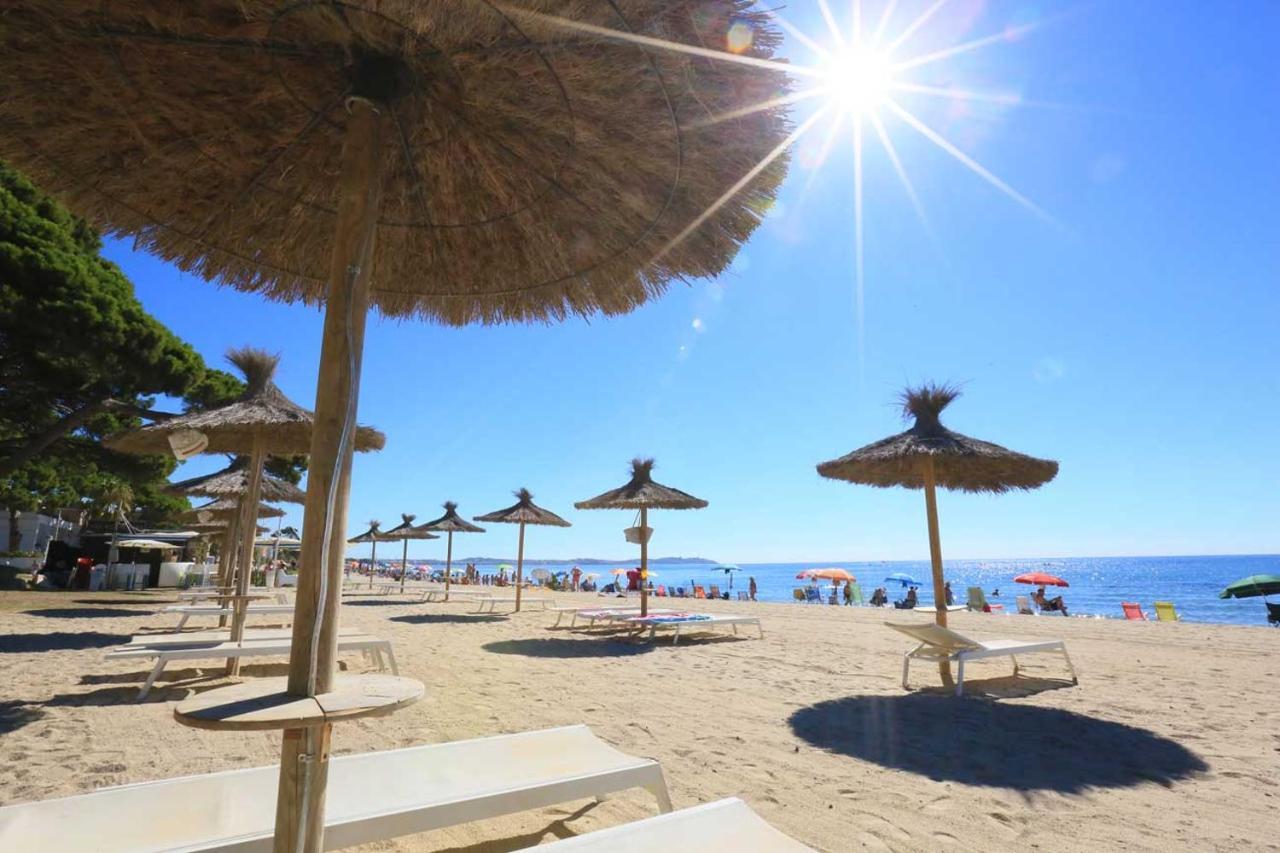 Casa 2 Dormitorios A Pie Del Mar Con Su Jardin Y Parking Сasa de vacaciones